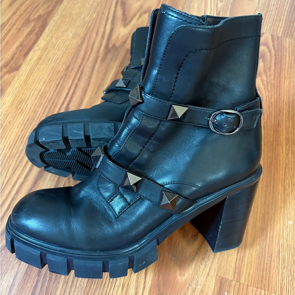 Vaneli Davy tall ankle boot 👢 moto 🏍️ studded - Picture 3 of 12